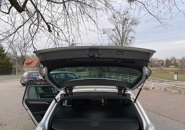 Volkswagen Passat cena 32999 przebieg: 349000, rok produkcji 2014 z Warszawa małe 497